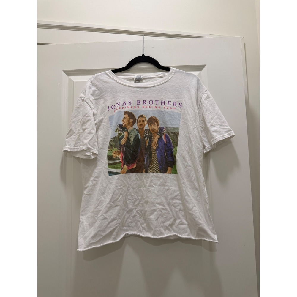 Jonas Brothers Happiness Begins Tour 2019 Graphic T-Shirt White Large Gildan
